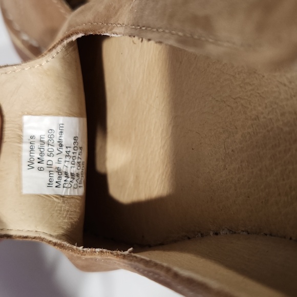 NEW!! L.L. Bean Classic Casual Leather Toasted Coconut Slip On Shoes Size 6 M(B) - Picture 2 of 10